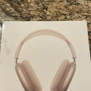 Starlight AirPod Maxs